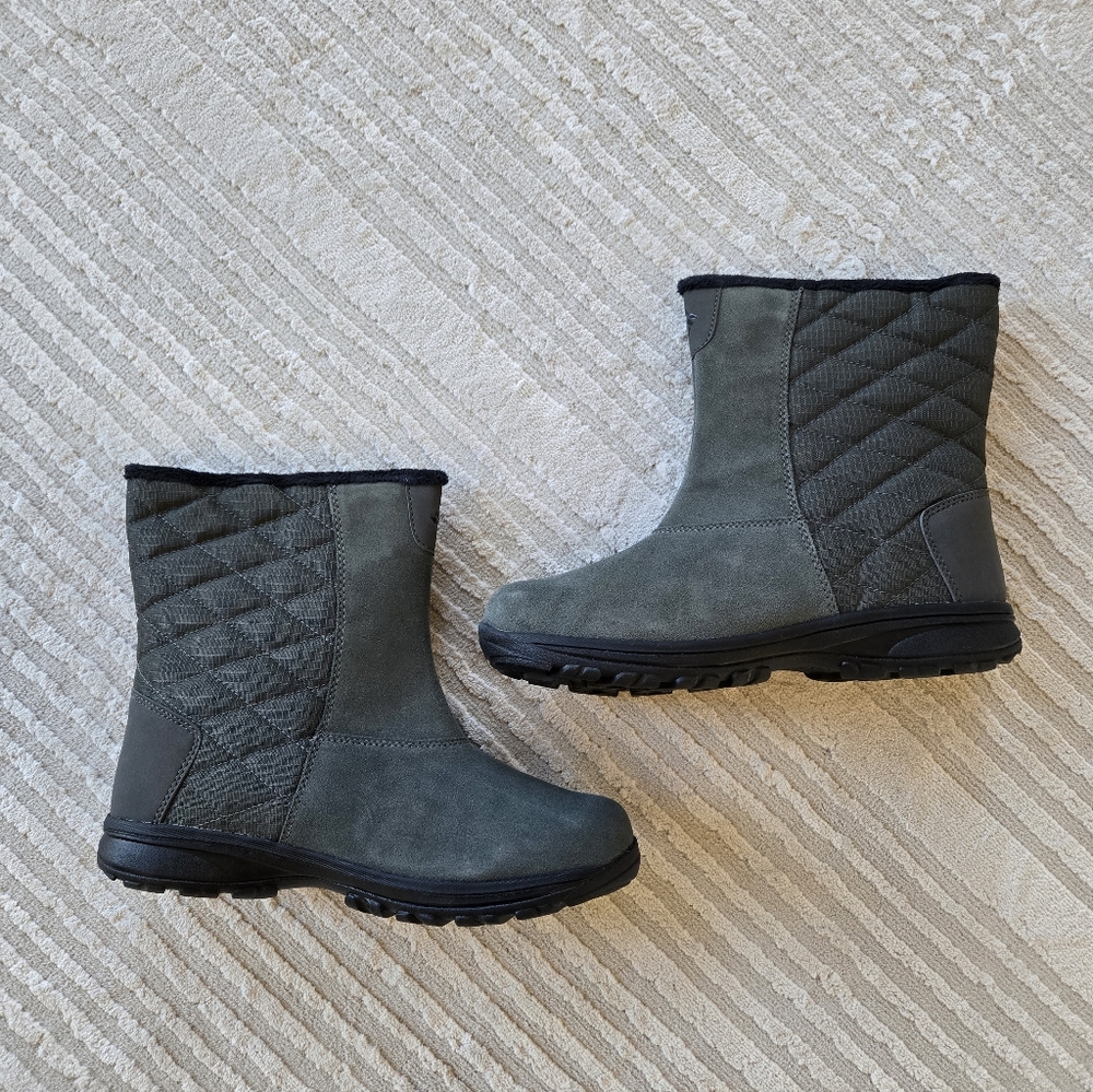 Columbia Quilted Gray Boots